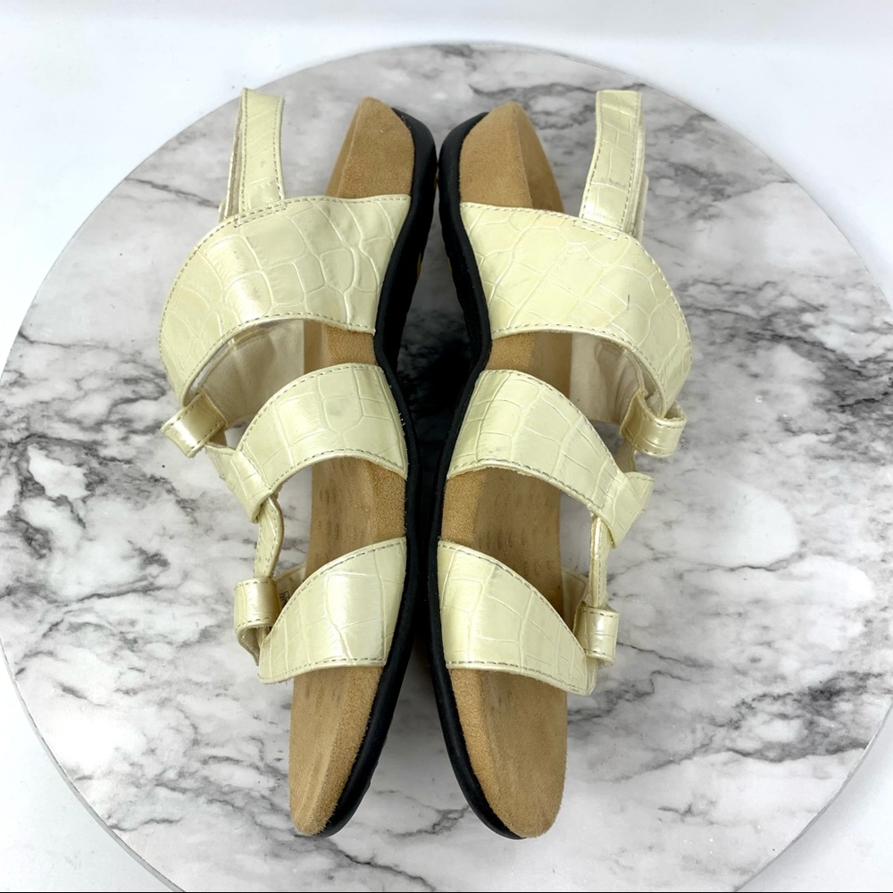 Vionic Paros Pearl Cream Patent Adjustable Comfort Sandals 8 Resortwear Coastal - Picture 6 of 14